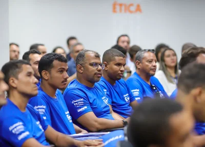 Turma da Escola de Eletricistas