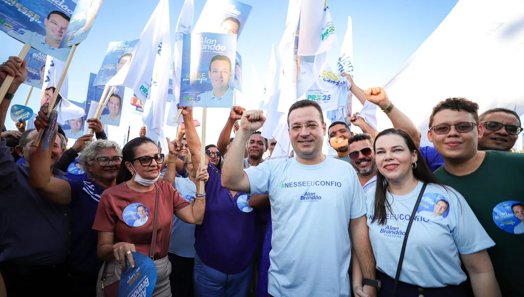 Vereador Alan Brandão com seus apoiadores