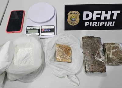 As equipes policiais apreenderam mais cerca de 1,6 kg de drogas na casa da suspeita