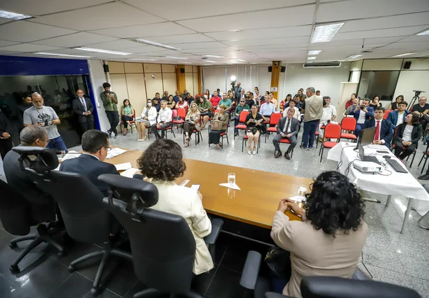 Audiência pública definiu a ordem e tempo de propaganda em rádio e TV dos candidatos a prefeito de Teresina