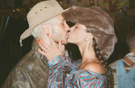 Bruna Marquezine beijando João Guilherme