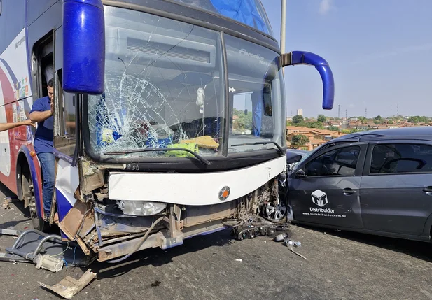 Colisão na Ponte da Primavera