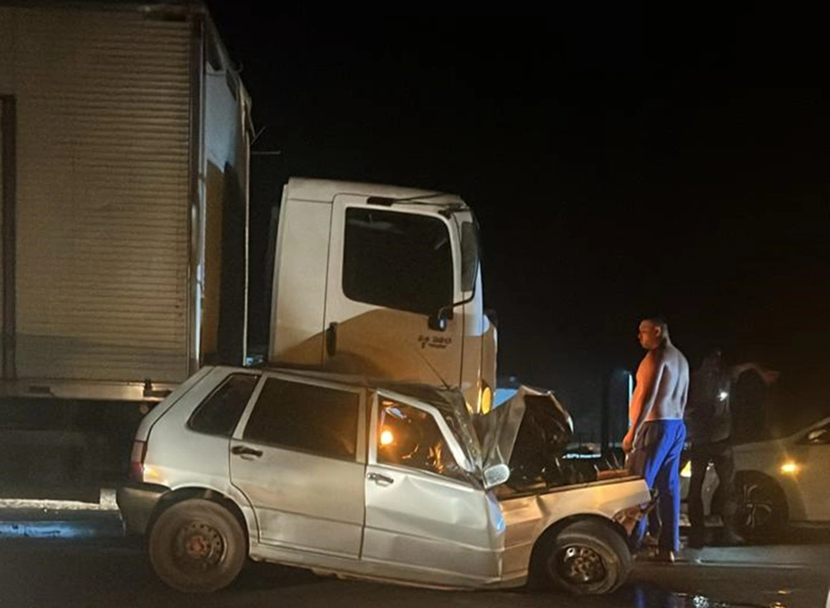 Condutor do Fiat Uno Mille morreu na hora