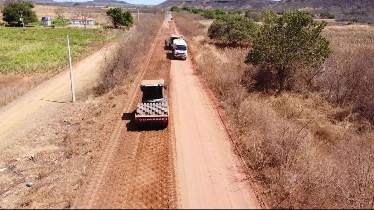 DER faz restauração de rodovia no Sul do Piauí