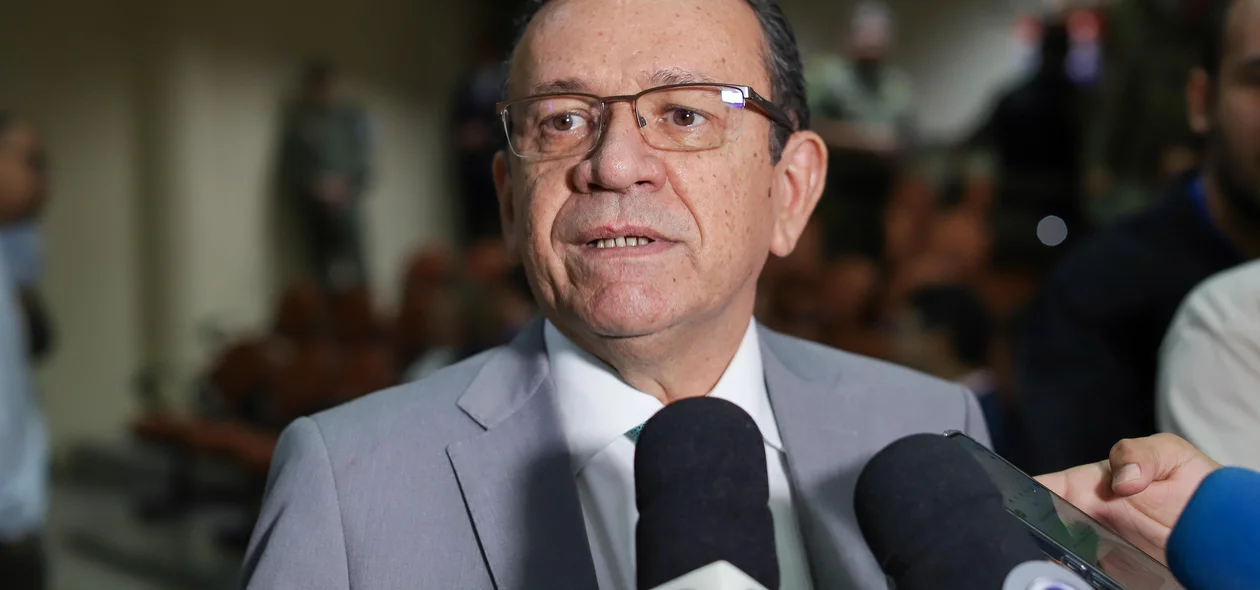 Desembargador Sebastião Ribeiro Martins, presidente do TRE-PI