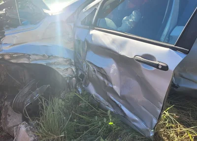 Dois oupantes do carro da Prefeitura de Parnaíba ficaram gravemente feridos