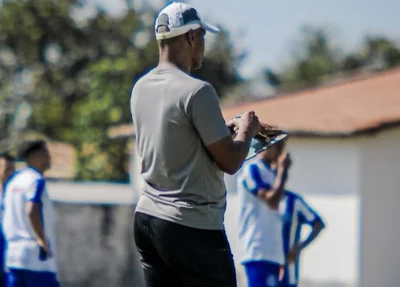 Eduardo Rodrigues, técnico do Comercial