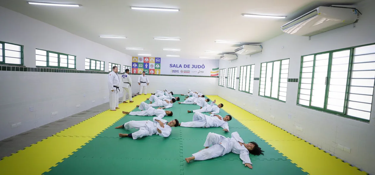 Ensino de judô na escola