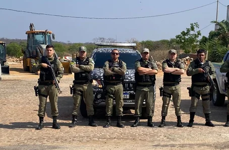 Equipes da Polícia Militar em operação contra o tráfico de drogas em Lagoa do Barro do Piauí e Queimada Nova