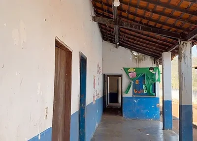 Escola Municipal João Gonçalves Filho, em Floriano, em situação precária