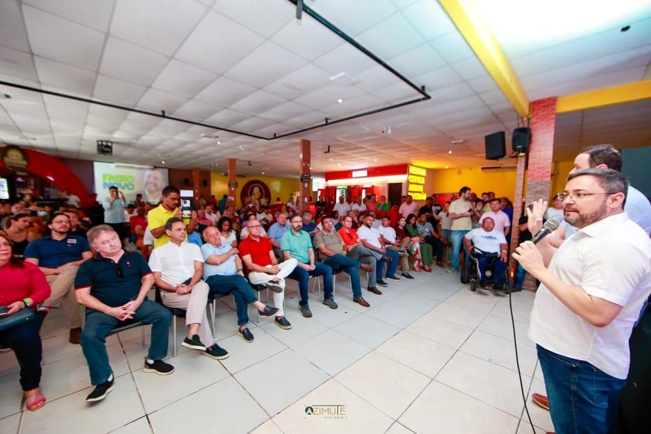 Fábio Novo em reunião com 300 candidatos a vereador em Teresina