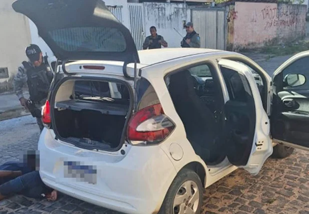 Fiat Mobi havia sido tomado de assalto em Teresina