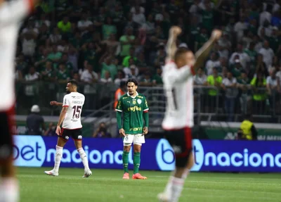 Flamengo suportou a pressão do Palmeiras e se classificou