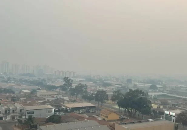 Fumaça sobre capital goiana