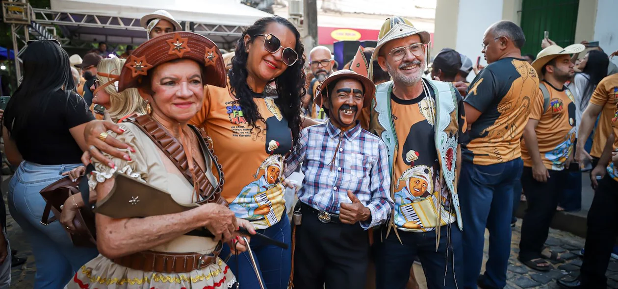 Grupo de participantes da procissão