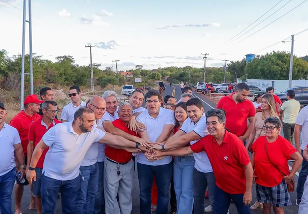 Inauguração da pavimentação asfáltica da rodovia PI-216