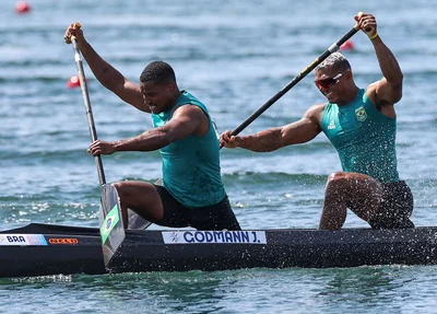 Isaquias Queiroz e Jacky Godmann na final do C2 M500m