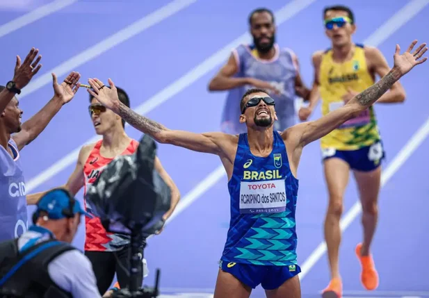 Julio Cesar conquistou ouro no atletismo nas Paralimpíadas