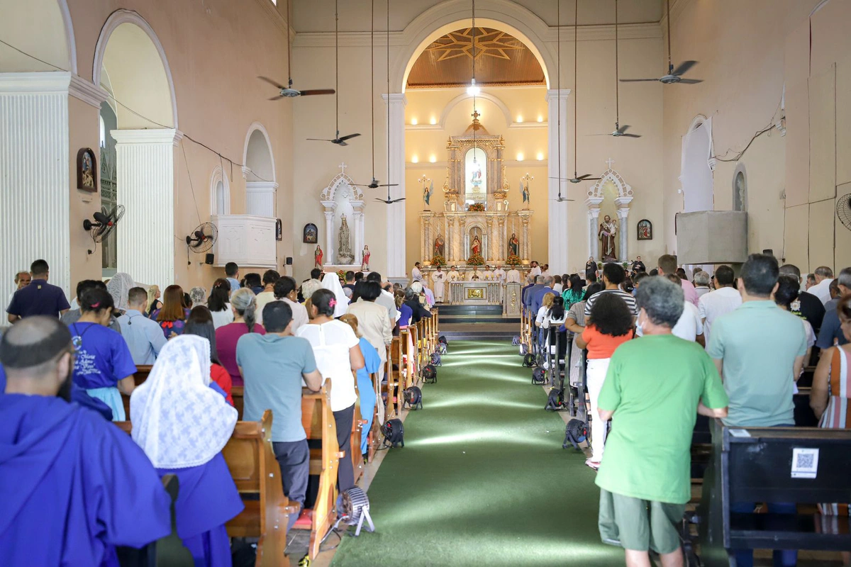 Missa solene foi presidida pelo arcebispo de Teresina, Dom Juarez Marques