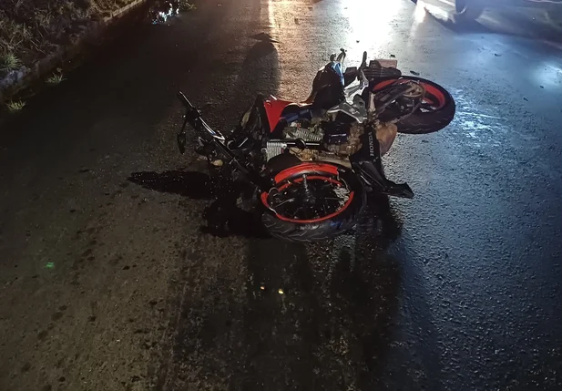 Motocicleta envolvida no acidente na BR 343 em Altos