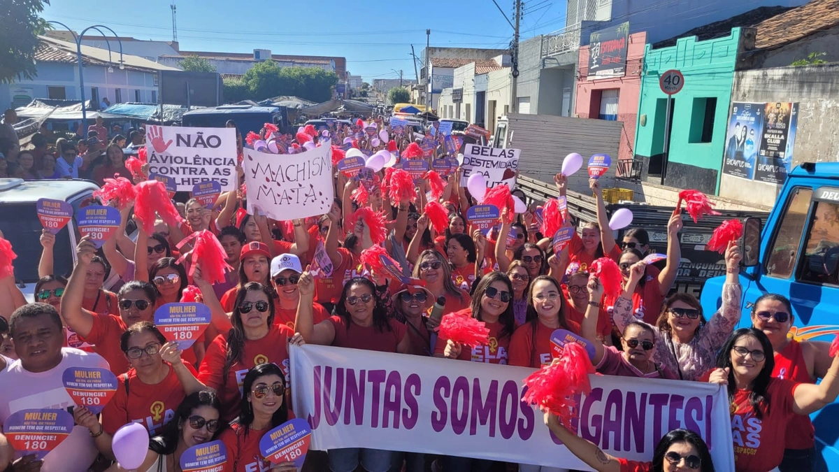 Mulheres realizam movimento em Santo Antônio de Lisboa