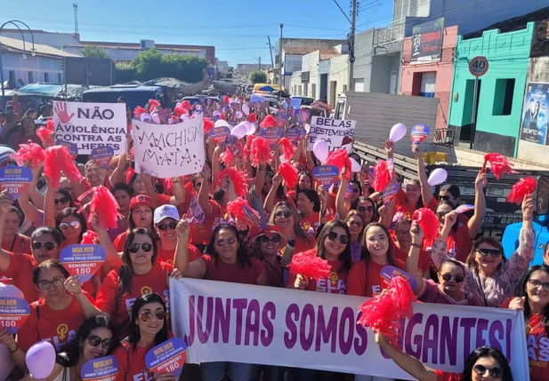 Mulheres realizam movimento em Santo Antônio de Lisboa