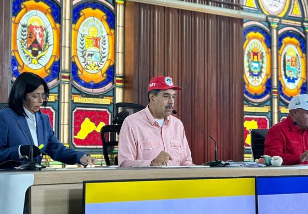 Nicolás Maduro utiliza boné do MST em evento