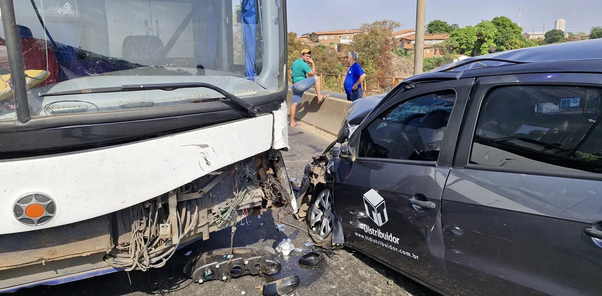 O acidente ocorreu na manhã desta terça-feira (27)