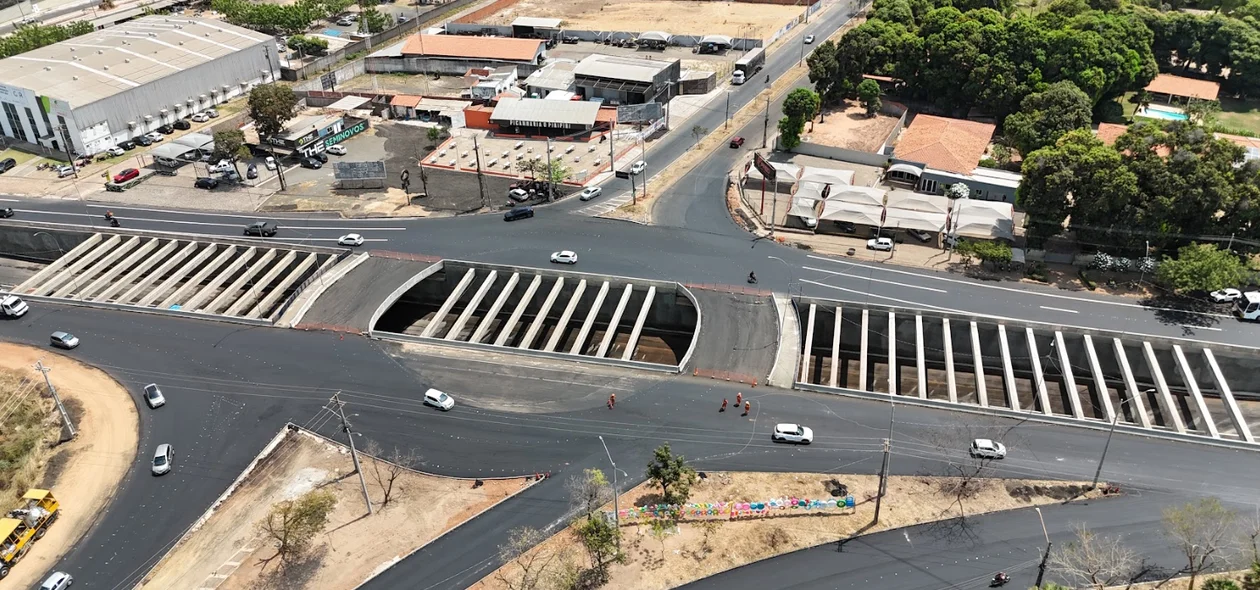 Obra de rebaixamento da Ladeira do Uruguai