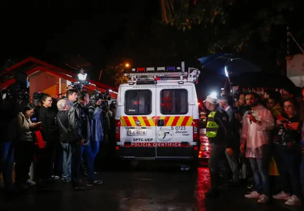 Perícia trabalha no local onde avião caiu em Vinhedos