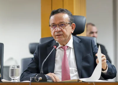 Presidente do TRE-PI Sebastião Ribeiro Martins abriu a audiência