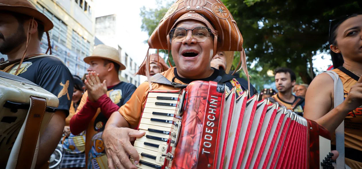 Procissão celebra tradição e cultura nordestina