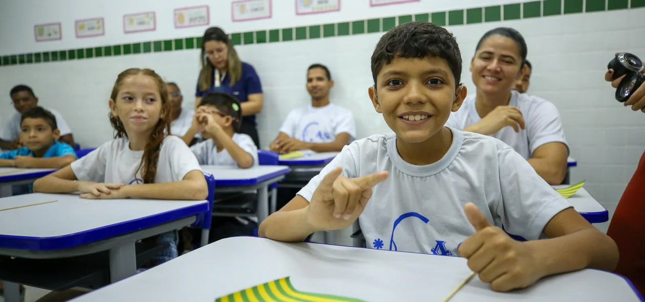 Rafael Fonteles entrega Centro de Capacitação e Atendimento às Pessoas com Surdez