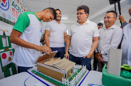 Rafael Fonteles inaugura reforma e modernização de escola em Água Branca