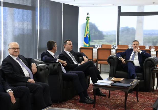 Reunião com autoridades dos Três Poderes na sede do STF