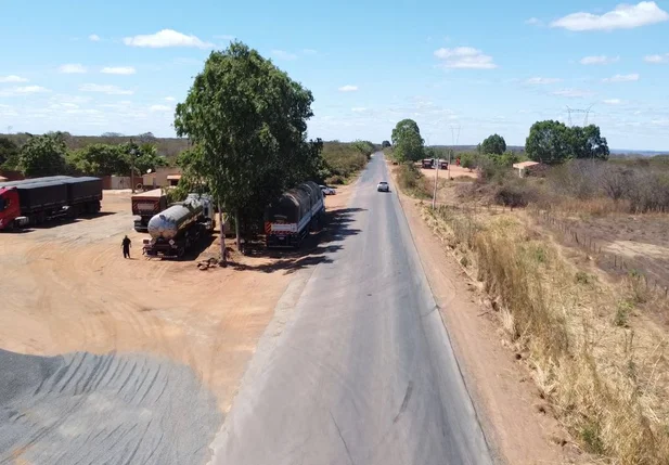 Rodovia que liga Canto do Buriti a Eliseu Martins recebe melhorias