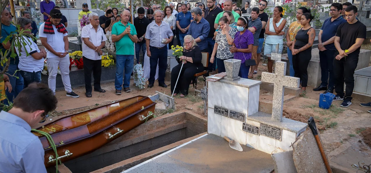 Sepultamento do empresário Rogério Saldanha