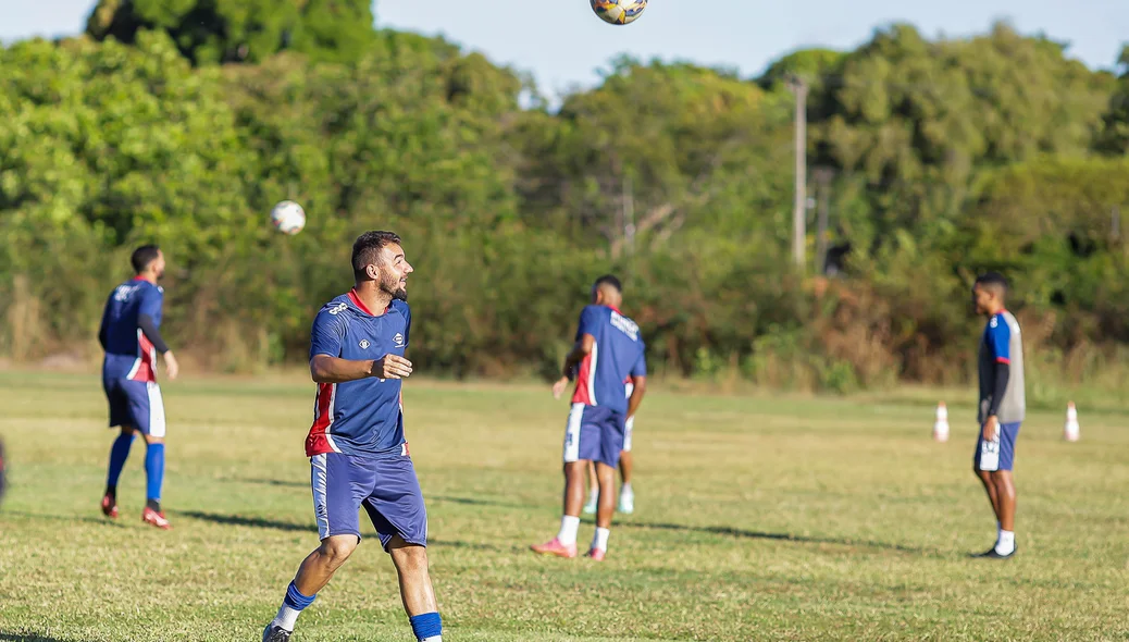 Treino aconteceu nesta sexta-feira