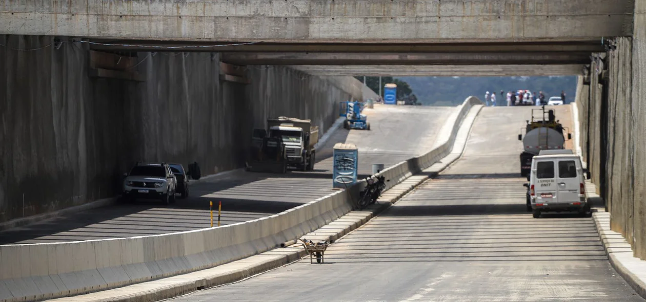 Últimos detalhes para finalizar as obras de rebaixamento da Avenida João XXIII