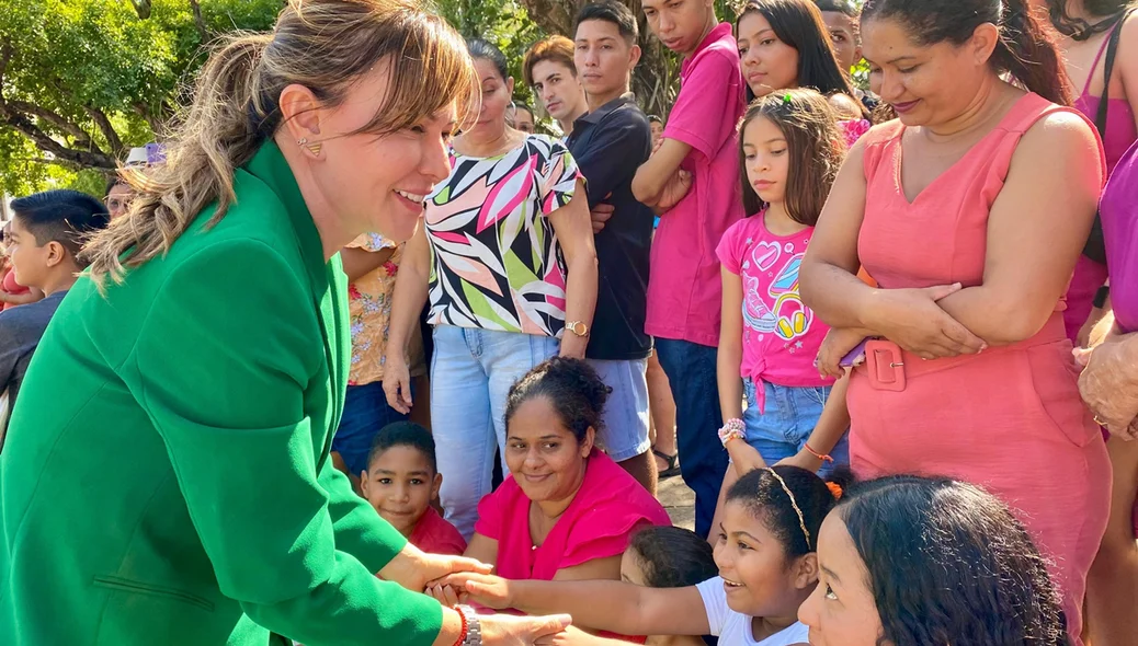 A prefeita de Esperantina esteve no local