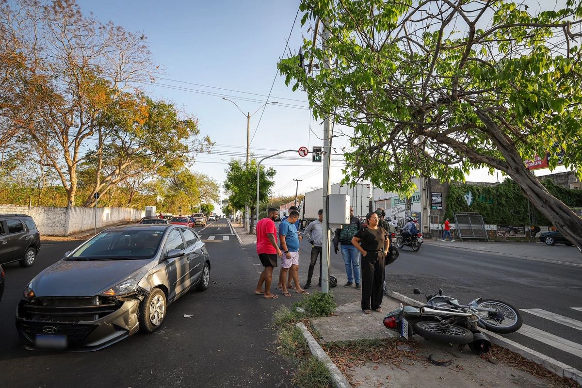 Acidente aconteceu na Avenida Presidente Kennedy