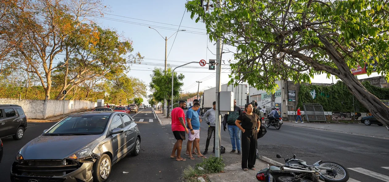 Acidente aconteceu na Avenida Presidente Kennedy