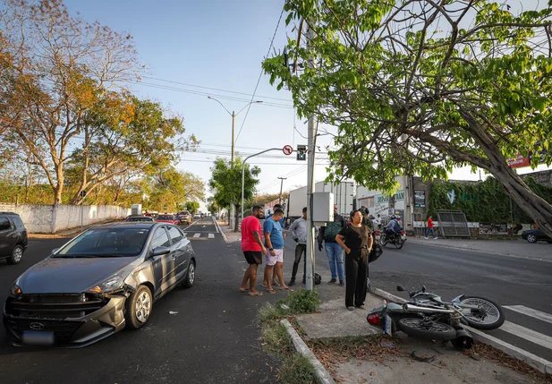 Acidente aconteceu na Avenida Presidente Kennedy