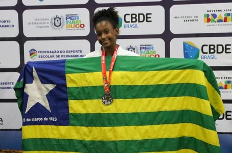 Amanda Raquel Pereira, atleta piauiense de karatê