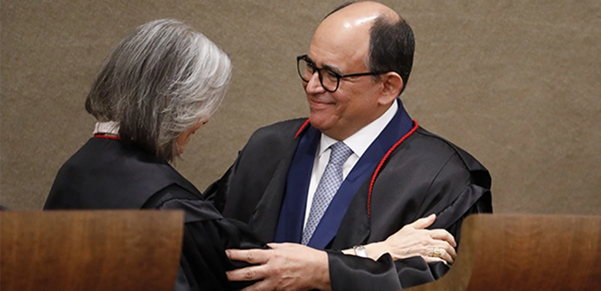 Antônio Carlos Ferreira tomando posse como ministro efetivo do Tribunal Superior Eleitoral (TSE)