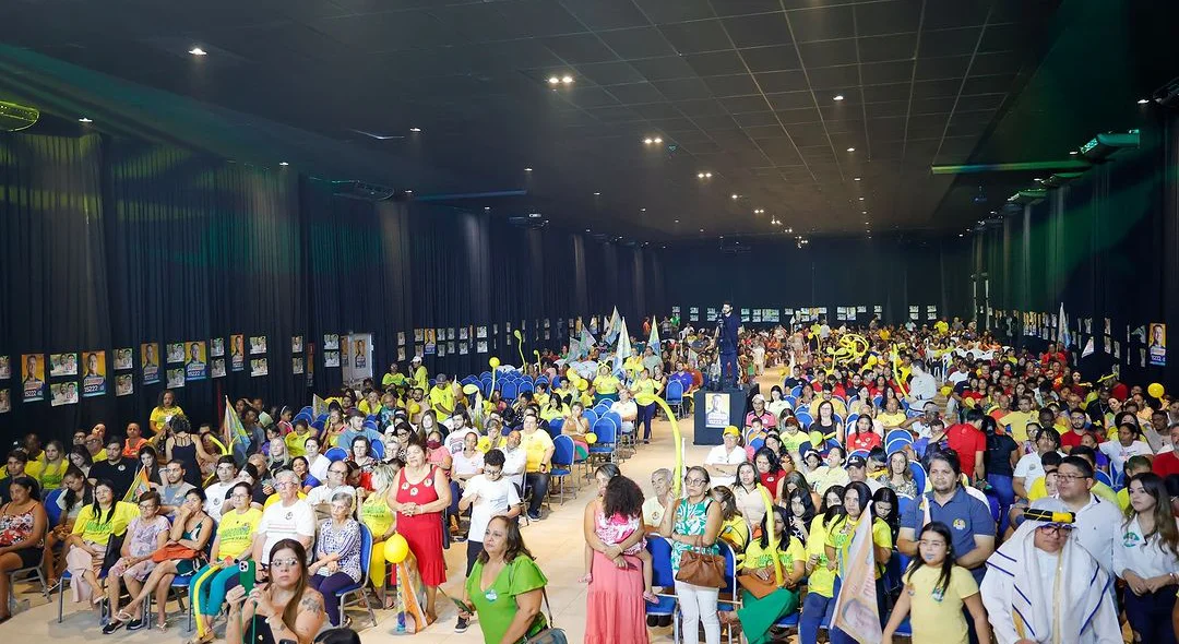 Apoiadores no evento de Marquinho Maia