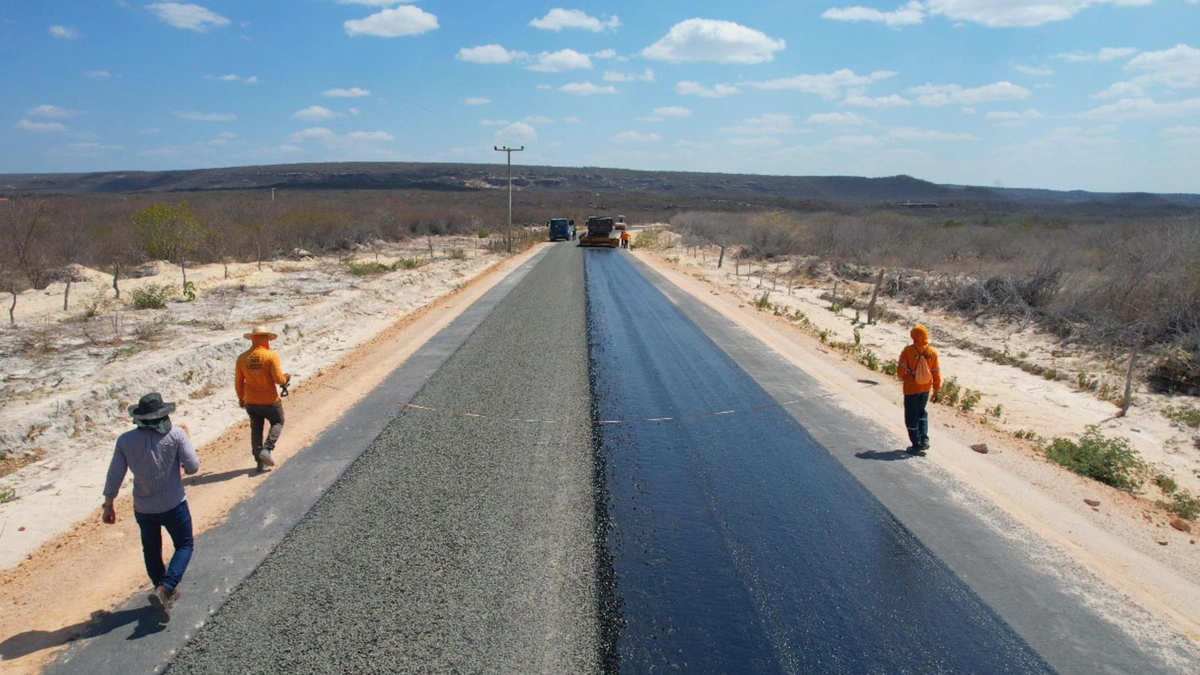 Avançam as obras da construção de uma nova rodovia