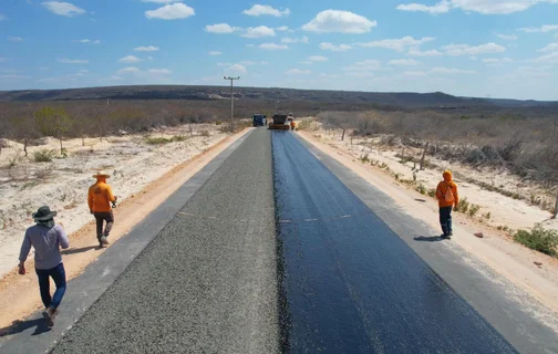 Avançam as obras da construção de uma nova rodovia