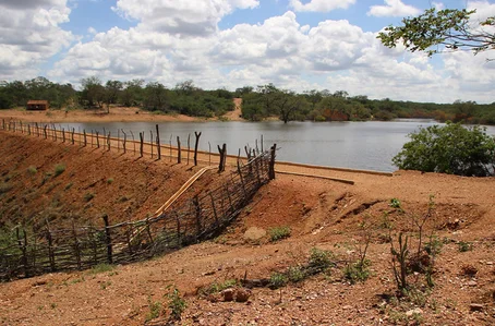 Barreiro construído na região do semiárido brasileiro