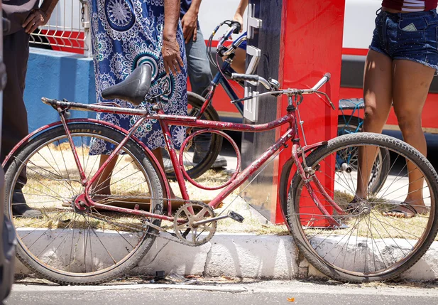 Bicicleta da vítima ficou destruída